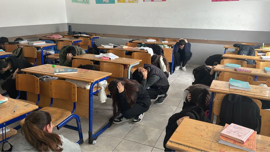 Okulumuzda deprem tatbikatı yapıldı